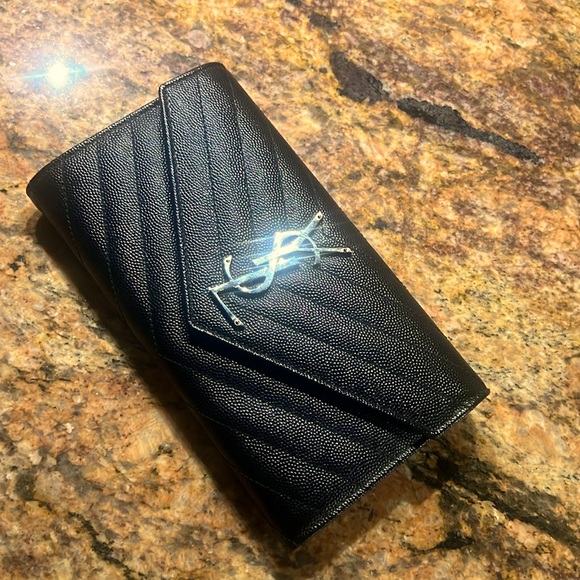 YSL Large Flap Monogramme Wallet✨ - Picture 1 of 5